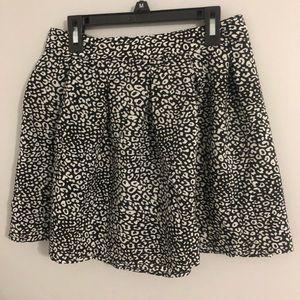 Aeropostale black n white mini skirt; size S